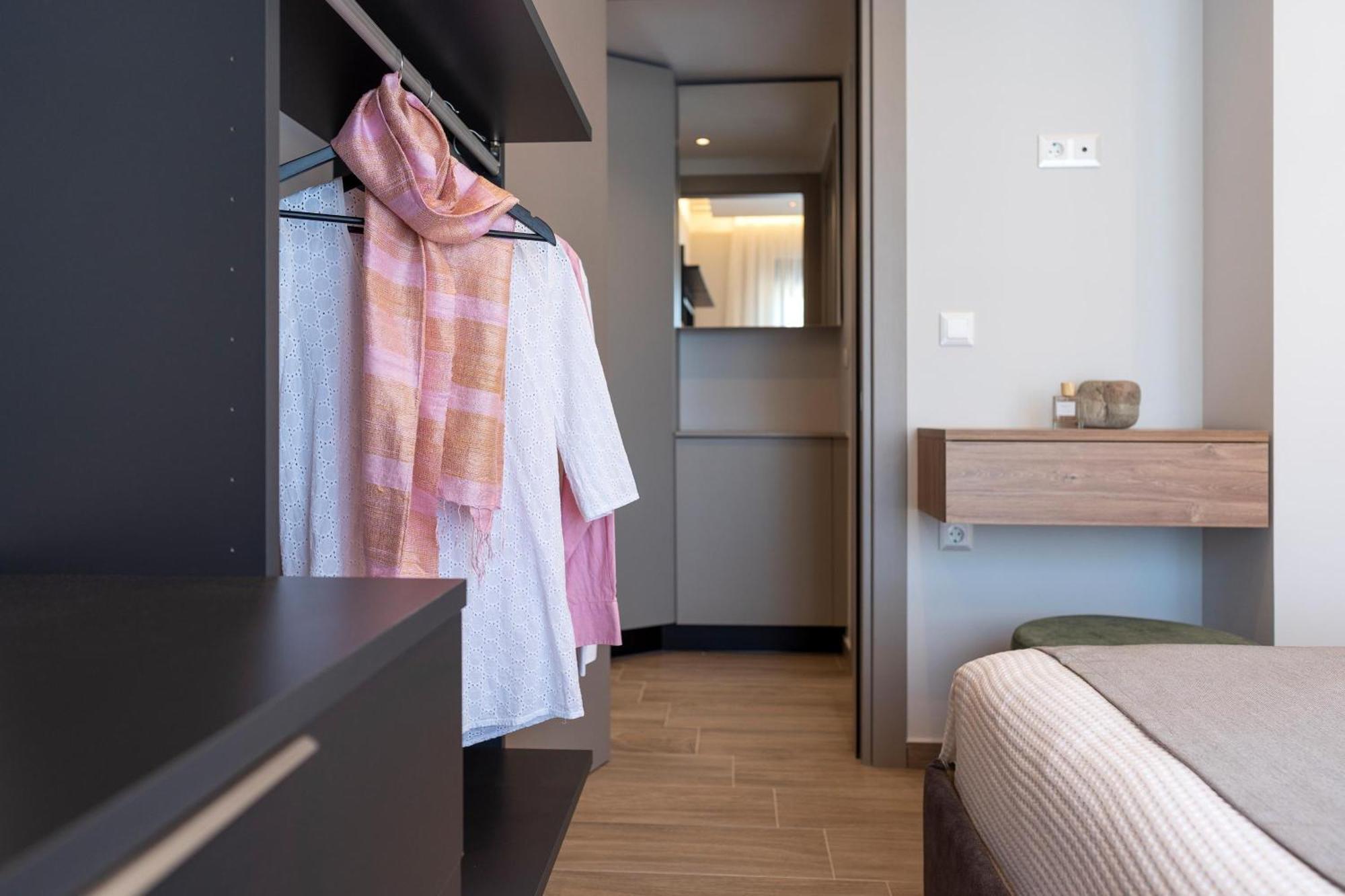 Palmeral Luxury Suites Kremasti  Ruang foto